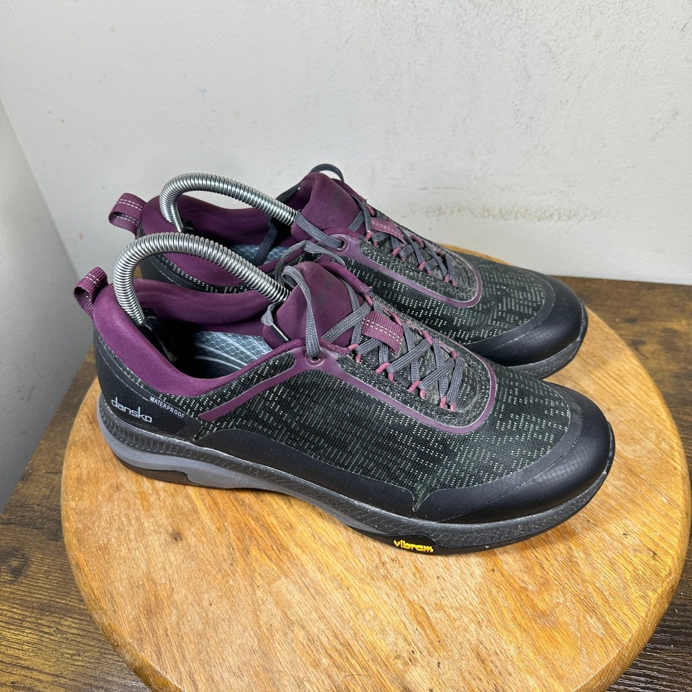 Dansko Paisley Womens Black Purple Waterproof Walking Shoes Vibram Size 39 8.5-9